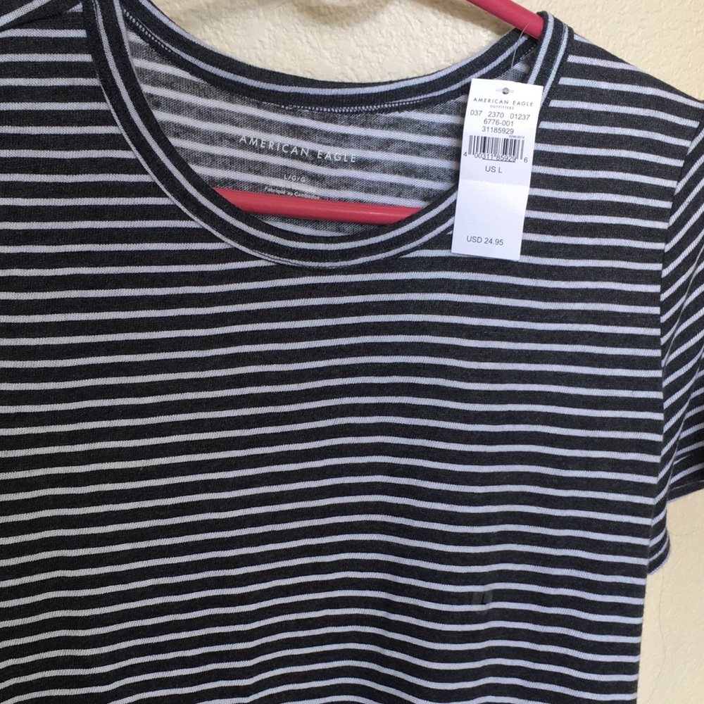 American eagle t shirt black and white striped